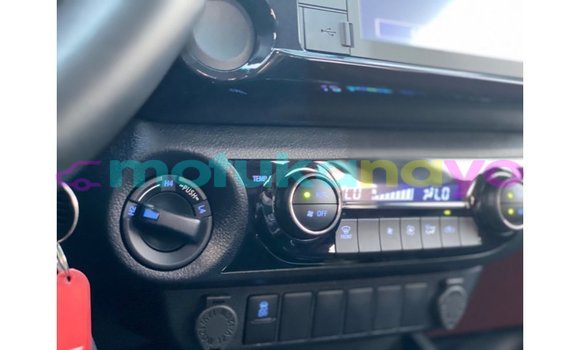 Buy Import Toyota Hilux White Car in Import - Dubai in Bandundu Buy Import Toyota Hilux White Car in Import - Dubai in Bandundu