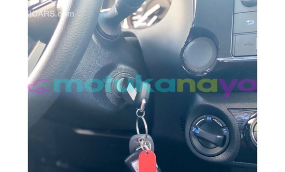 Buy Import Toyota Hilux White Car in Import - Dubai in Bandundu Buy Import Toyota Hilux White Car in Import - Dubai in Bandundu