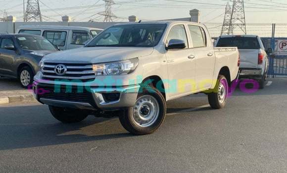 Buy Import Toyota Hilux White Car in Import - Dubai in Bandundu Buy Import Toyota Hilux White Car in Import - Dubai in Bandundu