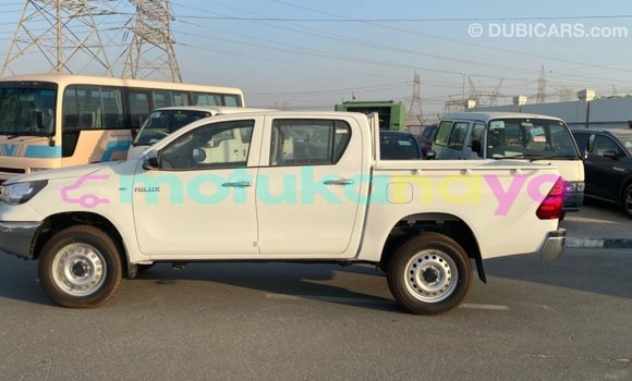 Buy Import Toyota Hilux White Car in Import - Dubai in Bandundu Buy Import Toyota Hilux White Car in Import - Dubai in Bandundu