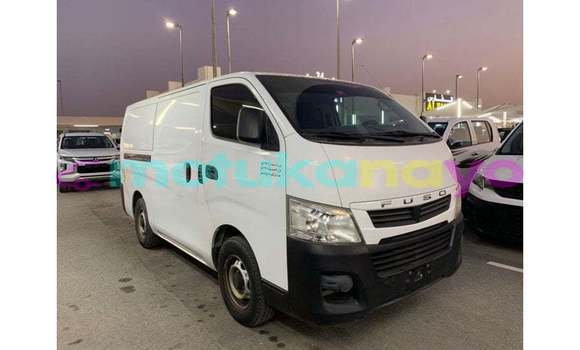 Acheter Import Utilitaire Mitsubishi Van Blanc à Import - Dubai, Bandundu