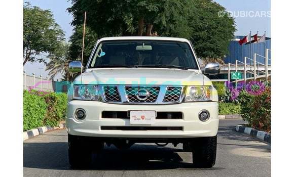 Buy Import Nissan Patrol White Car in Import - Dubai in Bandundu Buy Import Nissan Patrol White Car in Import - Dubai in Bandundu
