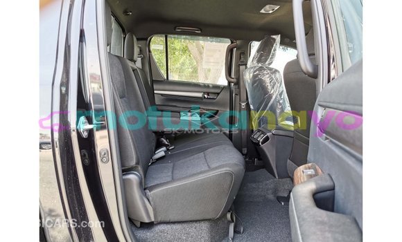 Acheter Import Voiture Toyota Hilux Noir à Import - Dubai, Bandundu Acheter Import Voiture Toyota Hilux Noir à Import - Dubai, Bandundu
