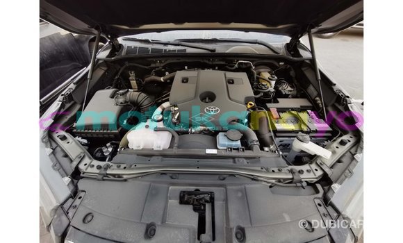 Acheter Import Voiture Toyota Hilux Noir à Import - Dubai, Bandundu Acheter Import Voiture Toyota Hilux Noir à Import - Dubai, Bandundu