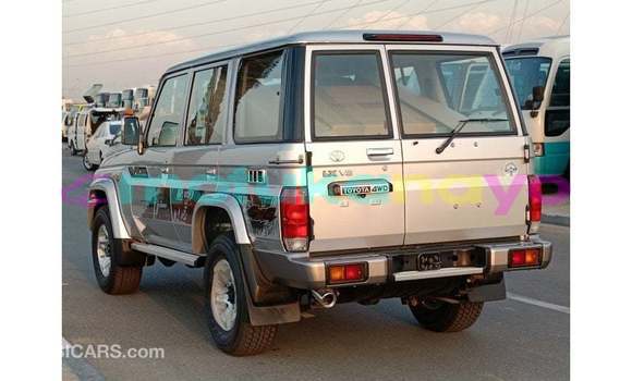 Buy Import Toyota Land Cruiser Other Car in Import - Dubai in Bandundu Buy Import Toyota Land Cruiser Other Car in Import - Dubai in Bandundu