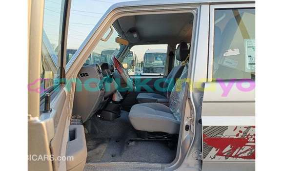 Buy Import Toyota Land Cruiser Other Car in Import - Dubai in Bandundu Buy Import Toyota Land Cruiser Other Car in Import - Dubai in Bandundu