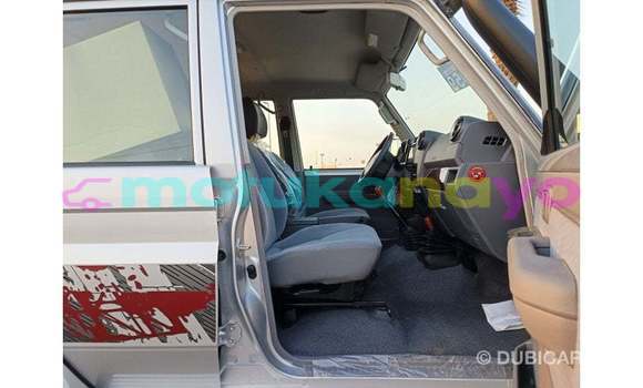 Buy Import Toyota Land Cruiser Other Car in Import - Dubai in Bandundu Buy Import Toyota Land Cruiser Other Car in Import - Dubai in Bandundu