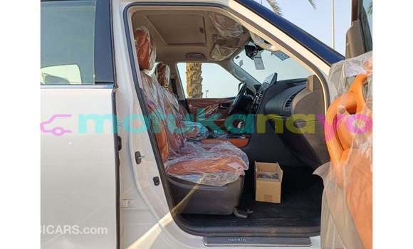 Buy Import Nissan Patrol White Car in Import - Dubai in Bandundu Buy Import Nissan Patrol White Car in Import - Dubai in Bandundu