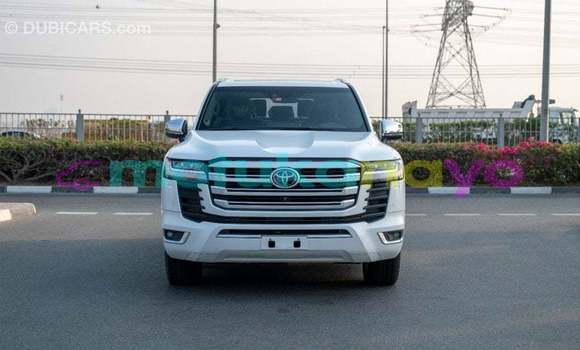 Buy Import Toyota Land Cruiser White Car in Import - Dubai in Bandundu Buy Import Toyota Land Cruiser White Car in Import - Dubai in Bandundu