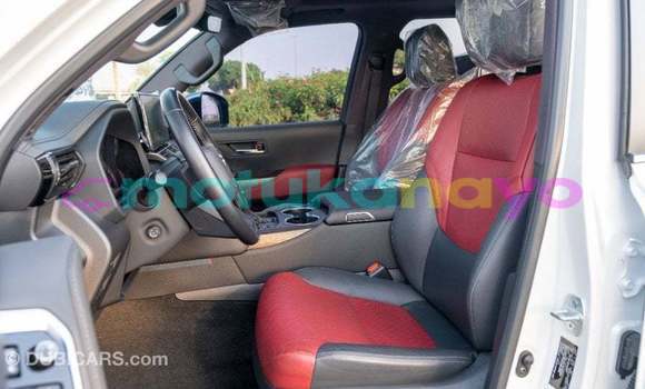 Buy Import Toyota Land Cruiser White Car in Import - Dubai in Bandundu Buy Import Toyota Land Cruiser White Car in Import - Dubai in Bandundu