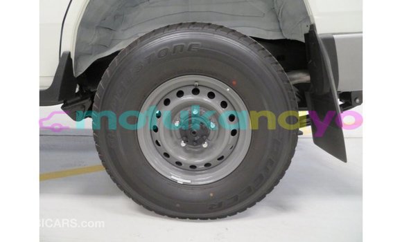 Buy Import Toyota Land Cruiser White Car in Import - Dubai in Bandundu Buy Import Toyota Land Cruiser White Car in Import - Dubai in Bandundu