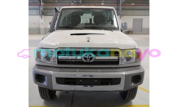 Buy Import Toyota Land Cruiser White Car in Import - Dubai in Bandundu Buy Import Toyota Land Cruiser White Car in Import - Dubai in Bandundu
