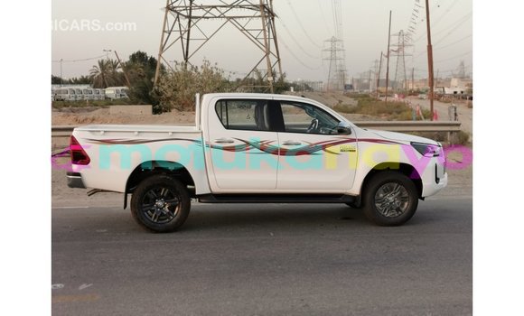 Buy Import Toyota Hilux White Car in Import - Dubai in Bandundu Buy Import Toyota Hilux White Car in Import - Dubai in Bandundu
