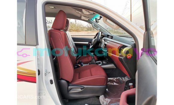 Buy Import Toyota Hilux White Car in Import - Dubai in Bandundu Buy Import Toyota Hilux White Car in Import - Dubai in Bandundu