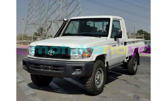 Buy Import Toyota Land Cruiser White Car in Import - Dubai in Bandundu Buy Import Toyota Land Cruiser White Car in Import - Dubai in Bandundu