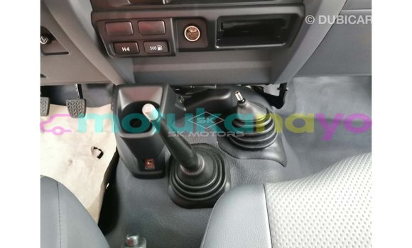 Buy Import Toyota Land Cruiser White Car in Import - Dubai in Bandundu Buy Import Toyota Land Cruiser White Car in Import - Dubai in Bandundu