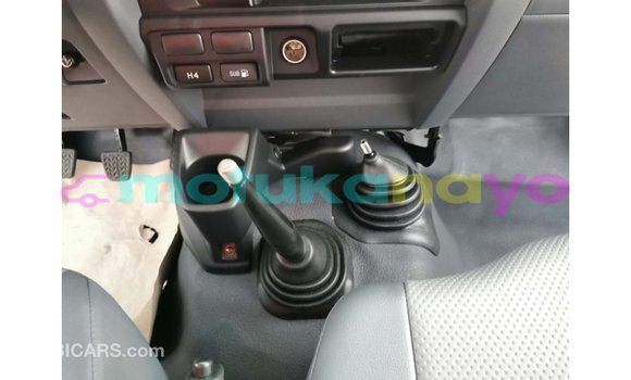 Buy Import Toyota Land Cruiser White Car in Import - Dubai in Bandundu Buy Import Toyota Land Cruiser White Car in Import - Dubai in Bandundu