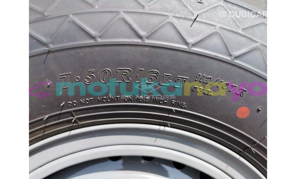 Buy Import Toyota Land Cruiser White Car in Import - Dubai in Bandundu Buy Import Toyota Land Cruiser White Car in Import - Dubai in Bandundu