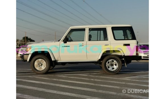 Buy Import Toyota Land Cruiser White Car in Import - Dubai in Bandundu Buy Import Toyota Land Cruiser White Car in Import - Dubai in Bandundu
