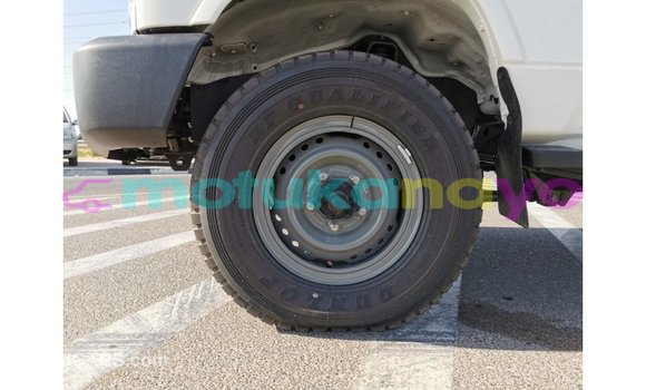 Buy Import Toyota Land Cruiser White Car in Import - Dubai in Bandundu Buy Import Toyota Land Cruiser White Car in Import - Dubai in Bandundu