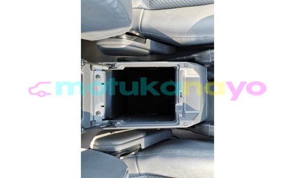 Buy Import Toyota Land Cruiser White Car in Import - Dubai in Bandundu Buy Import Toyota Land Cruiser White Car in Import - Dubai in Bandundu
