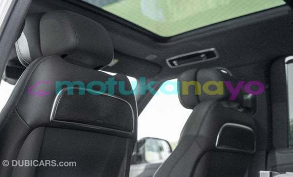Acheter Import Voiture Land Rover Range Rover Blanc à Import - Dubai, Bandundu Acheter Import Voiture Land Rover Range Rover Blanc à Import - Dubai, Bandundu