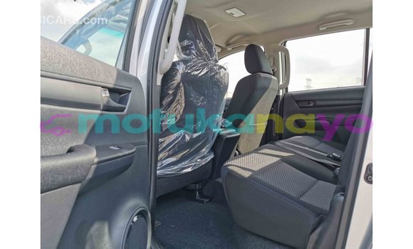 Buy Import Toyota Hilux Other Car in Import - Dubai in Bandundu Buy Import Toyota Hilux Other Car in Import - Dubai in Bandundu