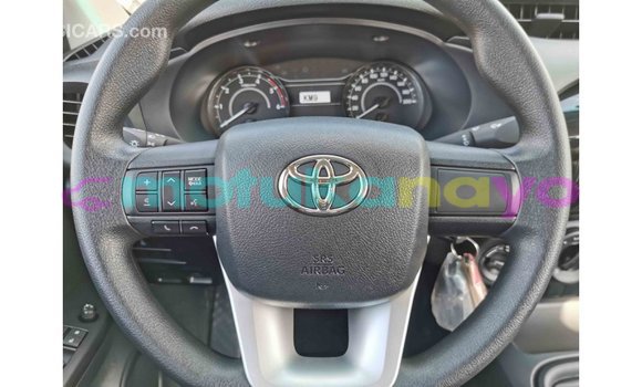 Buy Import Toyota Hilux Other Car in Import - Dubai in Bandundu Buy Import Toyota Hilux Other Car in Import - Dubai in Bandundu