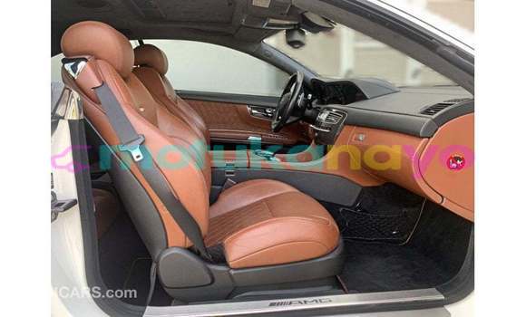 Buy Import Mercedes-Benz 190 (W201) White Car in Import - Dubai in Bandundu Buy Import Mercedes-Benz 190 (W201) White Car in Import - Dubai in Bandundu