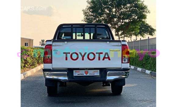 Acheter Import Voiture Toyota Hilux Blanc à Import - Dubai, Bandundu Acheter Import Voiture Toyota Hilux Blanc à Import - Dubai, Bandundu