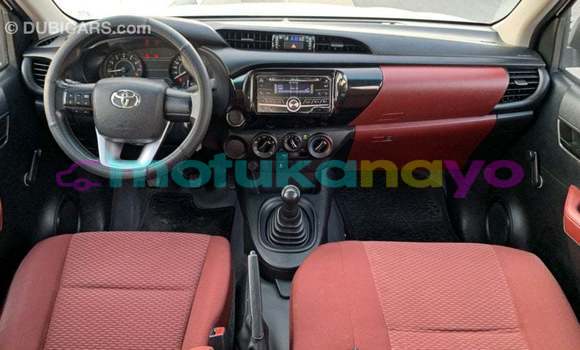 Acheter Import Voiture Toyota Hilux Blanc à Import - Dubai, Bandundu Acheter Import Voiture Toyota Hilux Blanc à Import - Dubai, Bandundu