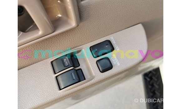 Buy Import Toyota Land Cruiser White Car in Import - Dubai in Bandundu Buy Import Toyota Land Cruiser White Car in Import - Dubai in Bandundu