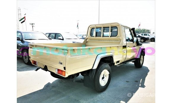 Buy Import Toyota Land Cruiser Beige Car in Import - Dubai in Bandundu Buy Import Toyota Land Cruiser Beige Car in Import - Dubai in Bandundu