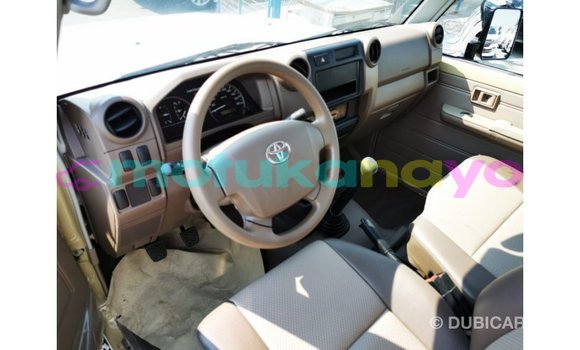Buy Import Toyota Land Cruiser Beige Car in Import - Dubai in Bandundu Buy Import Toyota Land Cruiser Beige Car in Import - Dubai in Bandundu
