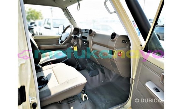 Buy Import Toyota Land Cruiser Beige Car in Import - Dubai in Bandundu Buy Import Toyota Land Cruiser Beige Car in Import - Dubai in Bandundu