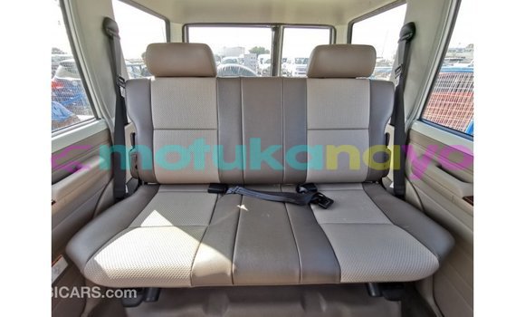 Buy Import Toyota Land Cruiser White Car in Import - Dubai in Bandundu Buy Import Toyota Land Cruiser White Car in Import - Dubai in Bandundu