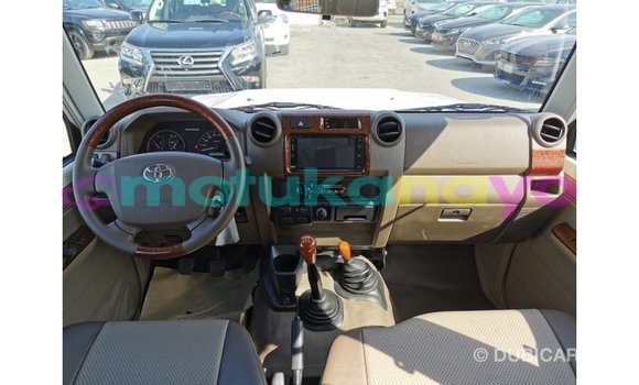 Buy Import Toyota Land Cruiser White Car in Import - Dubai in Bandundu Buy Import Toyota Land Cruiser White Car in Import - Dubai in Bandundu