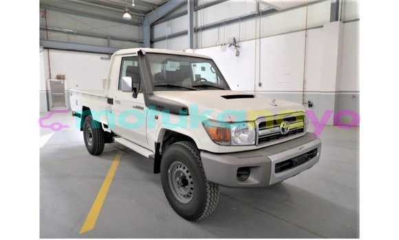 Buy Import Toyota Land Cruiser White Car in Import - Dubai in Bandundu Buy Import Toyota Land Cruiser White Car in Import - Dubai in Bandundu