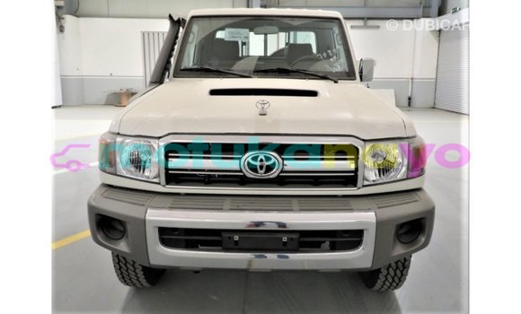 Buy Import Toyota Land Cruiser White Car in Import - Dubai in Bandundu Buy Import Toyota Land Cruiser White Car in Import - Dubai in Bandundu