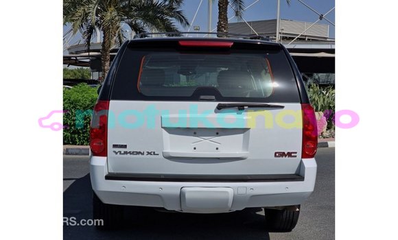 Buy Import GMC Yukon White Car in Import - Dubai in Bandundu Buy Import GMC Yukon White Car in Import - Dubai in Bandundu