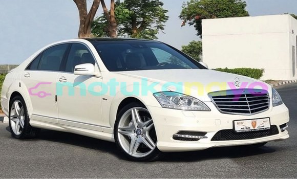 Buy Import Mercedes-Benz 190 (W201) White Car in Import - Dubai in Bandundu Buy Import Mercedes-Benz 190 (W201) White Car in Import - Dubai in Bandundu