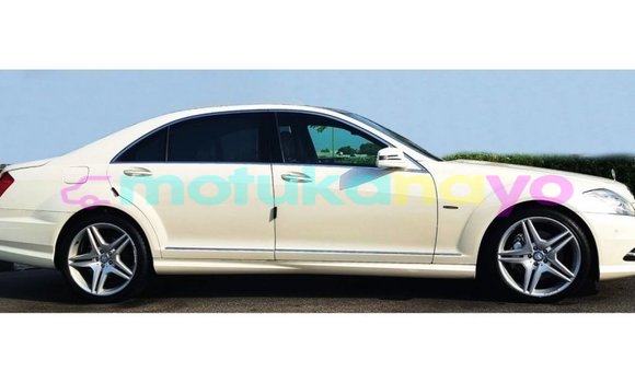 Buy Import Mercedes-Benz 190 (W201) White Car in Import - Dubai in Bandundu Buy Import Mercedes-Benz 190 (W201) White Car in Import - Dubai in Bandundu