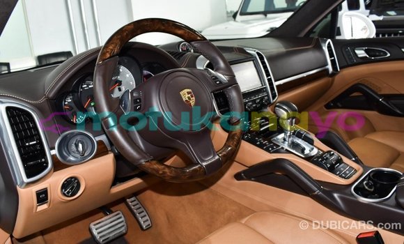 Buy Import Porsche Cayenne White Car in Import - Dubai in Bandundu Buy Import Porsche Cayenne White Car in Import - Dubai in Bandundu