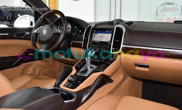 Buy Import Porsche Cayenne White Car in Import - Dubai in Bandundu Buy Import Porsche Cayenne White Car in Import - Dubai in Bandundu