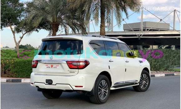 Buy Import Nissan Patrol White Car in Import - Dubai in Bandundu Buy Import Nissan Patrol White Car in Import - Dubai in Bandundu