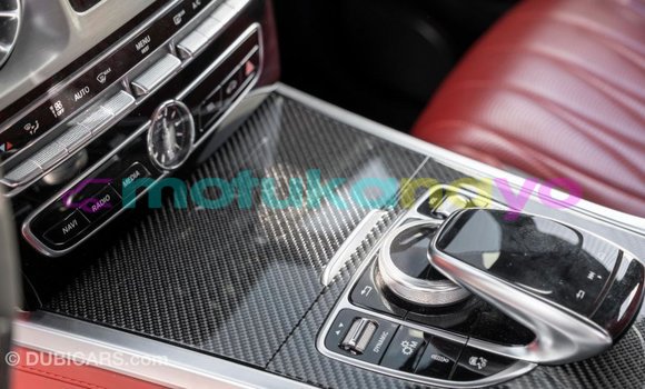 Acheter Import Voiture Mercedes-Benz 190 (W201) Blanc à Import - Dubai, Bandundu Acheter Import Voiture Mercedes-Benz 190 (W201) Blanc à Import - Dubai, Bandundu