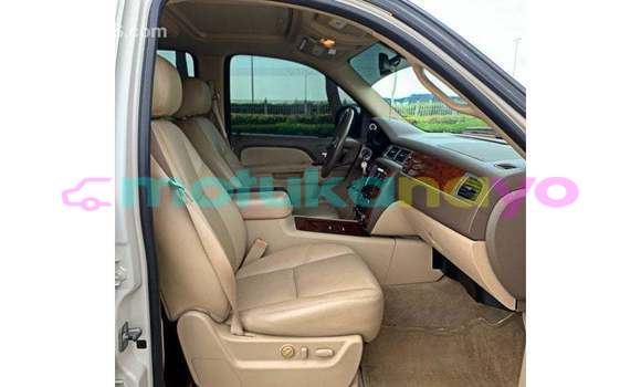 Buy Import Chevrolet Tahoe White Car in Import - Dubai in Bandundu Buy Import Chevrolet Tahoe White Car in Import - Dubai in Bandundu