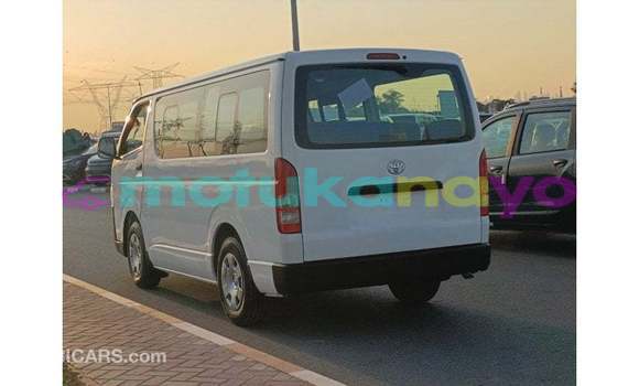 Acheter Import Voiture Toyota Hiace Blanc à Import - Dubai, Bandundu Acheter Import Voiture Toyota Hiace Blanc à Import - Dubai, Bandundu