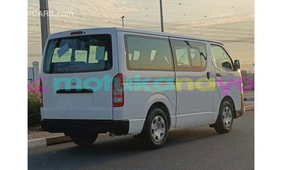 Acheter Import Voiture Toyota Hiace Blanc à Import - Dubai, Bandundu Acheter Import Voiture Toyota Hiace Blanc à Import - Dubai, Bandundu