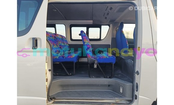 Acheter Import Voiture Toyota Hiace Blanc à Import - Dubai, Bandundu Acheter Import Voiture Toyota Hiace Blanc à Import - Dubai, Bandundu